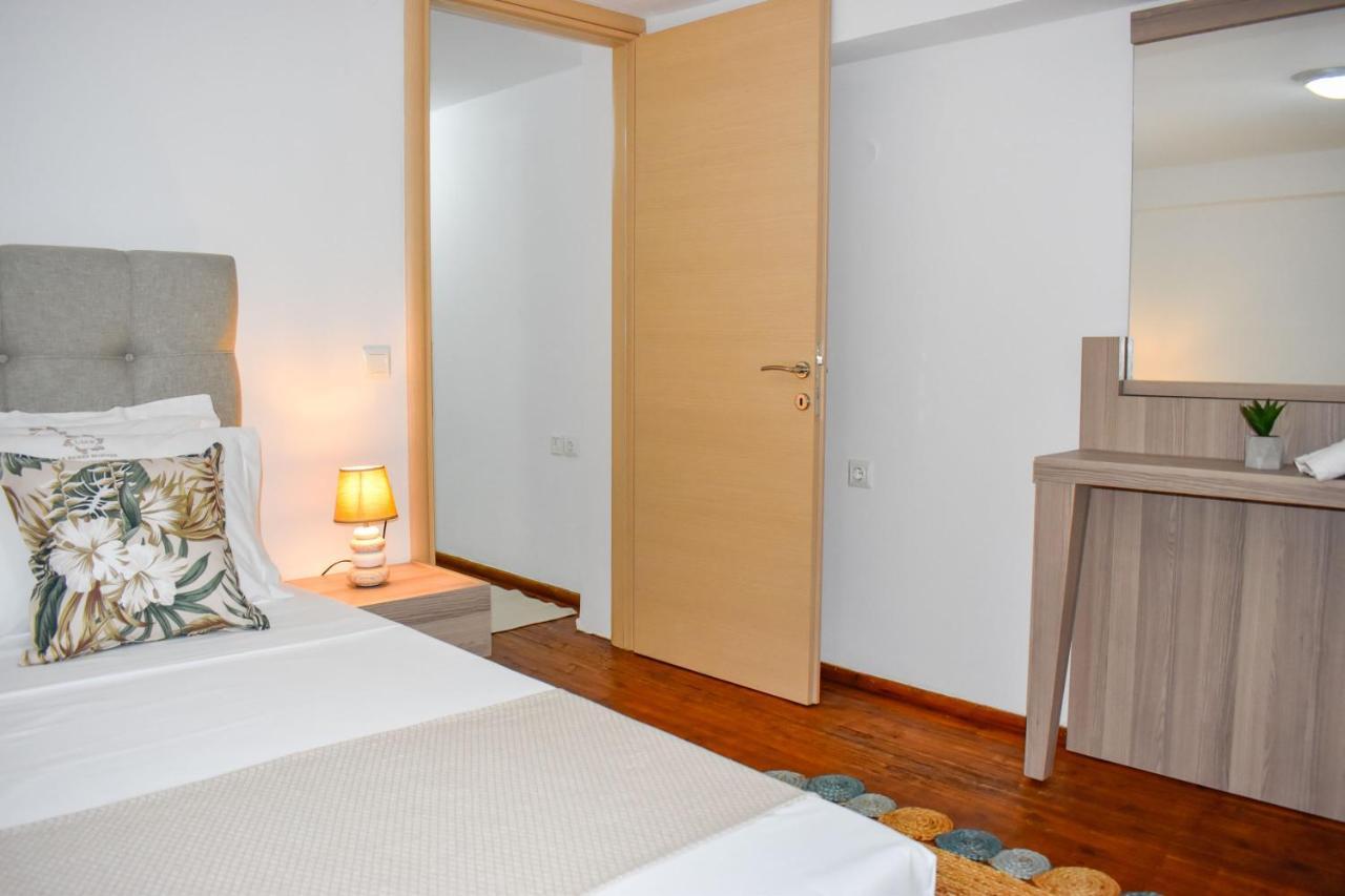 La Maison Plakes 3 Bdr Apt Skiathos Exterior photo